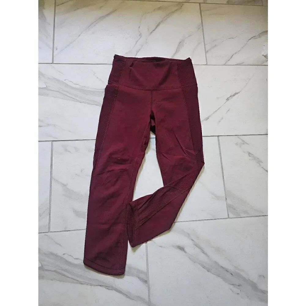 Lululemon Size 6 Maroon 22" Leggings